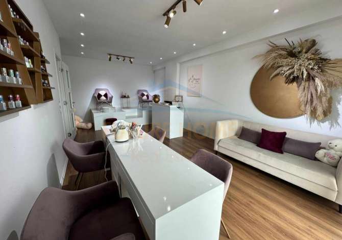 Shitet, Biznesi, Unaza e Re. UNA41555