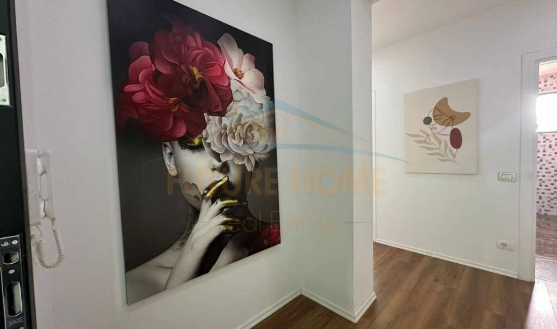 Shitet, Biznesi, Unaza e Re. UNA41555