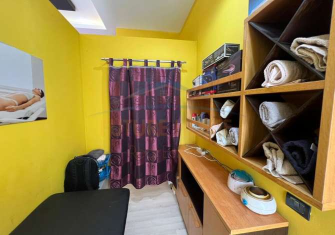 Shitet, Biznesi, Unaza e Re. UNA41761