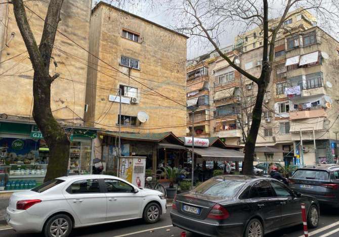 Shtepi me qera Apartament ne Tirane, 3+1, Mobilimi Bosh, pa mobiluar, Pagesa 1,000  Euro.