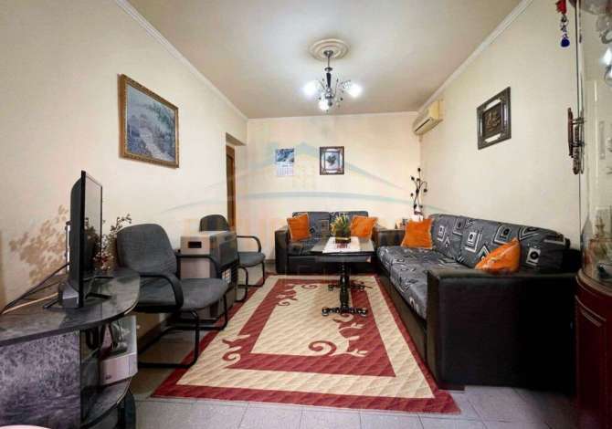 Shtepi me qera Apartament ne Tirane, 3+1, Mobilimi Bosh, pa mobiluar, Pagesa 1,000  Euro.