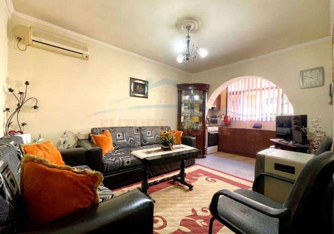 Qera, Apartament 3+1, Myslym Shyri. UNA43046