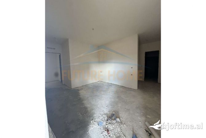 Shtepi ne shitje Apartament ne Tirane, 2+1, Mobilimi Bosh, pa mobiluar, Pagesa 164,000  Euro.