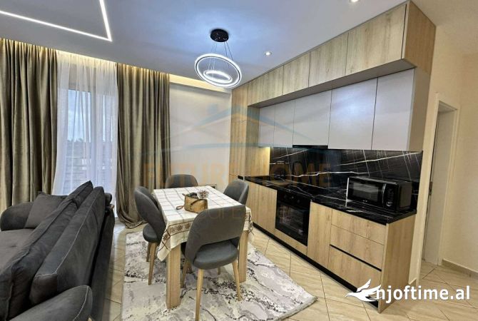Shtepi ne shitje Apartament ne Tirane, 2+1, Mobilimi E mobiluar, Pagesa 162,000  Euro.