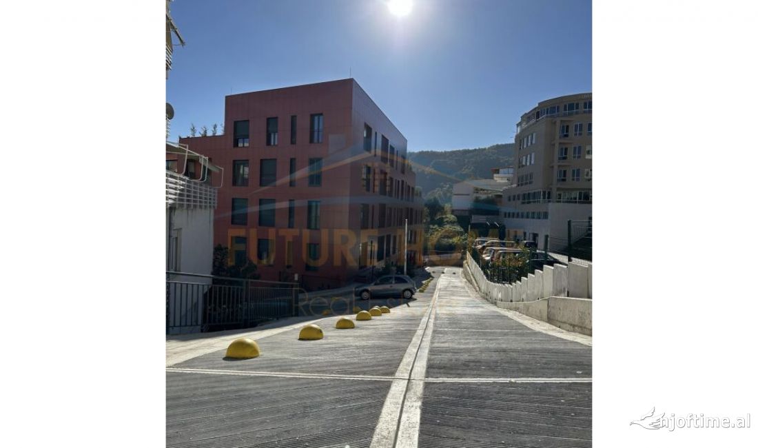 Shtepi ne shitje Apartament ne Tirane, 1+1, Mobilimi Bosh, pa mobiluar, Pagesa 120,000  Euro.