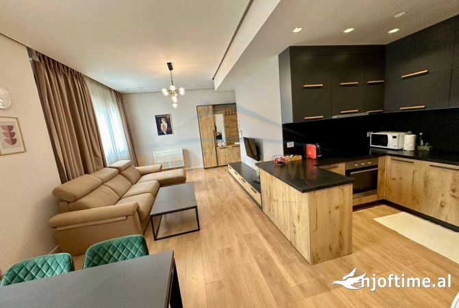 Shtepi ne shitje Apartament ne Tirane, 3+1, Mobilimi E mobiluar, Pagesa 995,000  Euro.