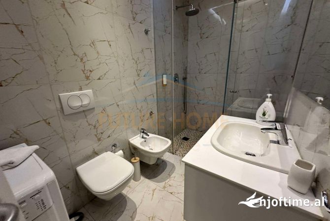 Shtepi ne shitje Apartament ne Tirane, 3+1, Mobilimi E mobiluar, Pagesa 995,000  Euro.