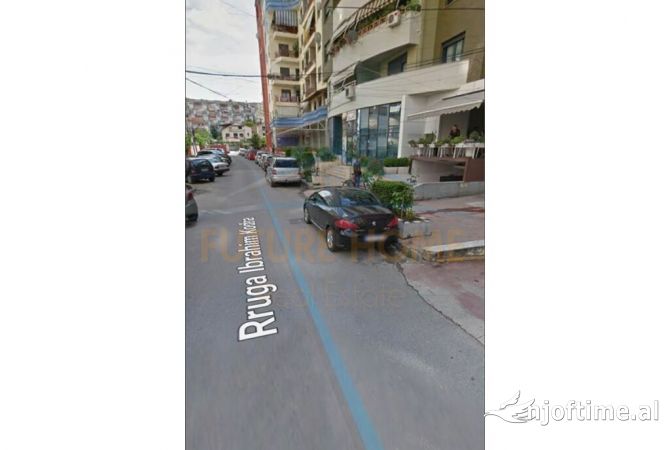 Shitet, Ambient Biznesi, Komuna e Parisit. UNA49983