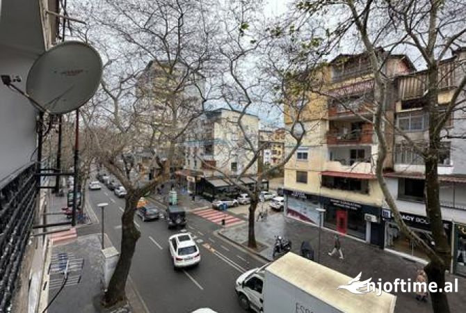 Shtepi me qera Apartament ne Tirane, 3+1, Mobilimi Pjeserisht e mobiluar, Pagesa 900  Euro.