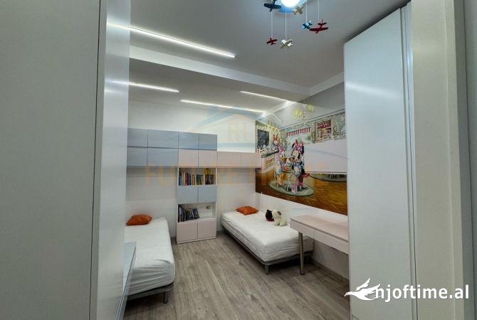 Shtepi ne shitje Apartament ne Tirane, 2+1, Mobilimi E mobiluar, Pagesa 340,000  Euro.