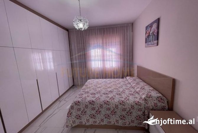Shtepi me qera Apartament ne Tirane, 2+1, Mobilimi E mobiluar, Pagesa 850  Euro.