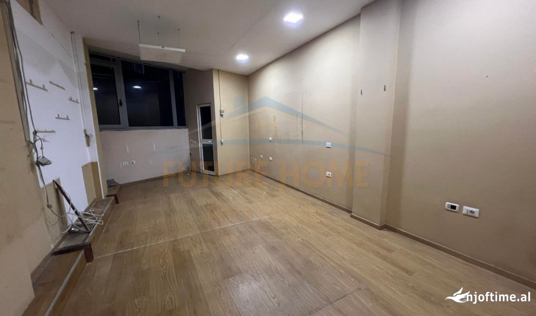 Qera, Ambient Biznesi, Rruga George W.Bush.UNA51286