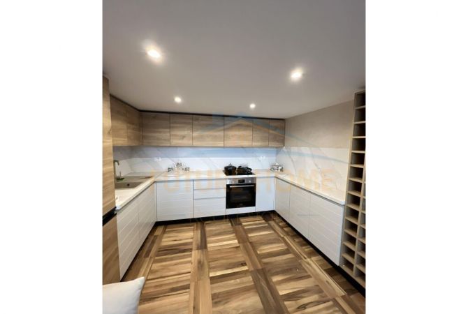 Shtepi me qera Apartament ne Tirane, 1+1, Mobilimi E mobiluar, Pagesa 750  Euro.