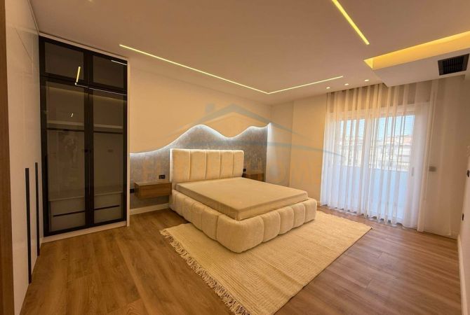 Shitet, Apartament 2+1+2, Rruga e Kosovareve, Tirane. UNA54771 