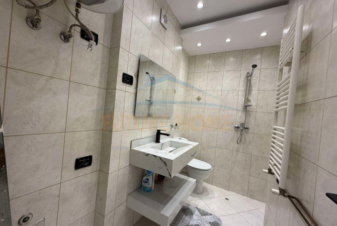 Shtepi ne shitje Apartament ne Tirane, 2+1, Mobilimi E mobiluar, Pagesa 348,000  Euro.