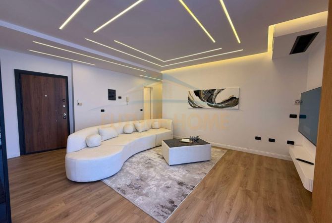 Shtepi ne shitje Apartament ne Tirane, 2+1, Mobilimi E mobiluar, Pagesa 348,000  Euro.