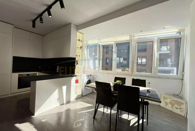 Appartamento in affitto a Tirana 1+1, Arredato