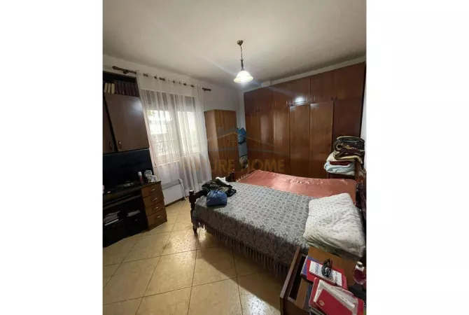 Shitet, Apartament 2+1, Komuna e Parisit. UNA54920