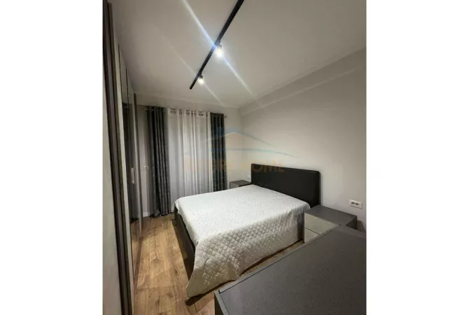 Shtepi me qera Apartament ne Tirane, 2+1, Mobilimi E mobiluar, Pagesa 800  Euro.