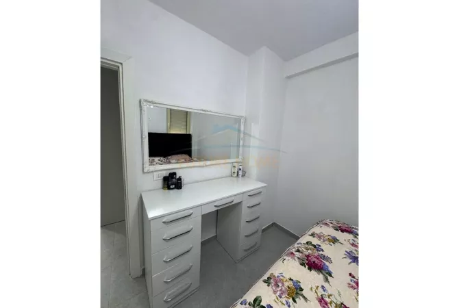 Shtepi me qera Apartament ne Tirane, 2+1, Mobilimi E mobiluar, Pagesa 500  Euro.