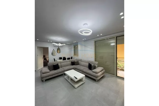 Shtepi me qera Apartament ne Tirane, 2+1, Mobilimi E mobiluar, Pagesa 500  Euro.