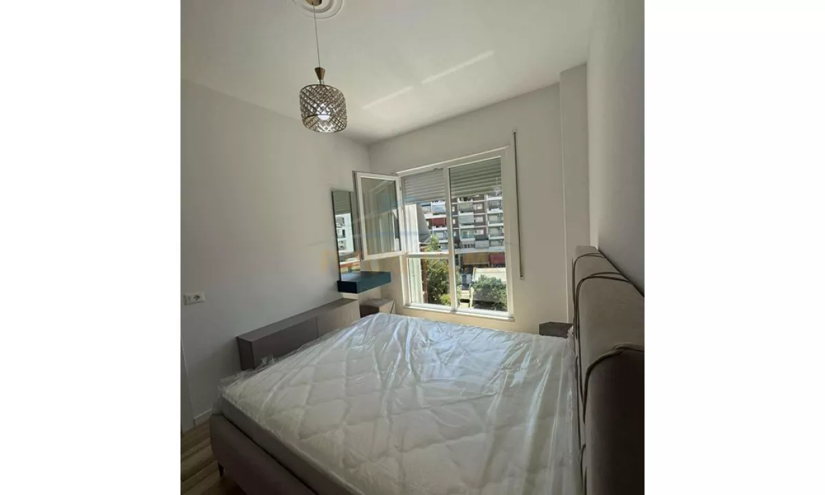 Shtepi me qera Apartament ne Tirane, 1+1, Mobilimi E mobiluar, Pagesa 500  Euro.