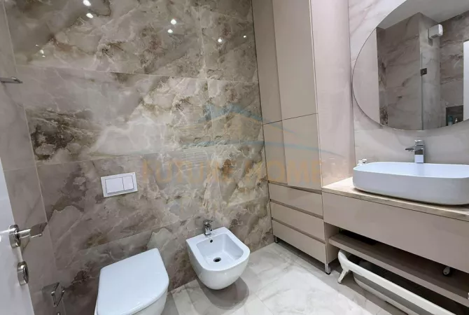 Shtepi ne shitje Apartament ne Tirane, 2+1, Mobilimi E mobiluar, Pagesa 315,000  Euro.