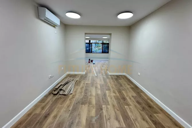 Shtepi ne shitje Apartament ne Tirane, 3+1, Mobilimi Bosh, pa mobiluar, Pagesa 268,000  Euro.