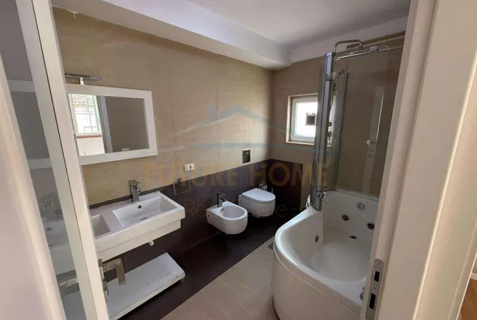 Shtepi me qera Apartament ne Tirane, 2+1, Mobilimi E mobiluar, Pagesa 1,100  Euro.