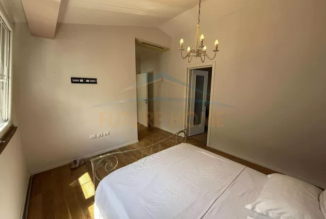 Shtepi me qera Apartament ne Tirane, 2+1, Mobilimi E mobiluar, Pagesa 1,100  Euro.