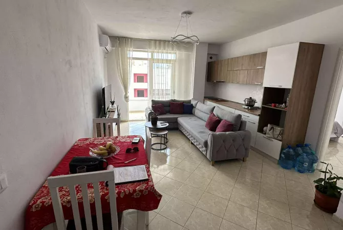 Shtepi ne shitje Apartament ne Tirane, 2+1, Mobilimi E mobiluar, Pagesa 150,000  Euro.