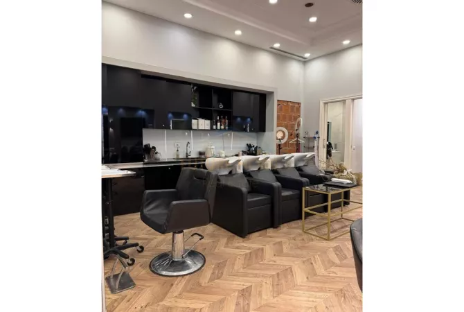 Qera, Ambient Biznesi, Rruga e Kosovareve, Tirane.  UNA56992