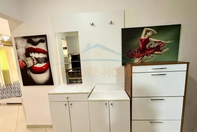 Shtepi me qera Apartament ne Tirane, Garsoniere, Mobilimi E mobiluar, Pagesa 460  Euro.