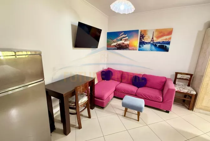 Shtepi me qera Apartament ne Tirane, Garsoniere, Mobilimi E mobiluar, Pagesa 460  Euro.