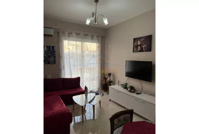 Shtepi me qera Apartament ne Tirane, 1+1, Mobilimi E mobiluar, Pagesa 490  Euro.
