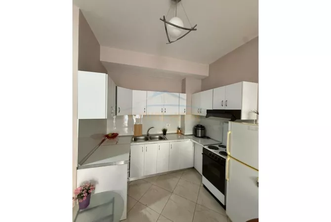 Shtepi me qera Apartament ne Tirane, 1+1, Mobilimi E mobiluar, Pagesa 490  Euro.