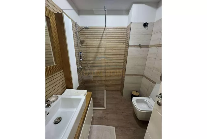 Shtepi me qera Apartament ne Tirane, 2+1, Mobilimi E mobiluar, Pagesa 450  Euro.