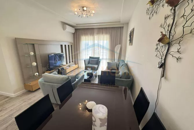 Shtepi me qera Apartament ne Tirane, 2+1, Mobilimi E mobiluar, Pagesa 450  Euro.