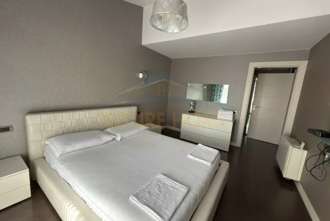 Shtepi me qera Vila Luksoze ne Tirane, 3+1, Mobilimi E mobiluar, Pagesa 3,500  Euro.