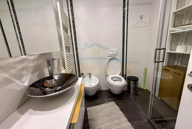 Shtepi me qera Apartament ne Tirane, 1+1, Mobilimi E mobiluar, Pagesa 1,500  Euro.