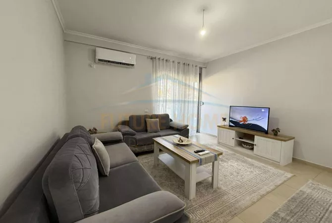 Shtepi me qera Apartament ne Tirane, 2+1, Mobilimi E mobiluar, Pagesa 450  Euro.