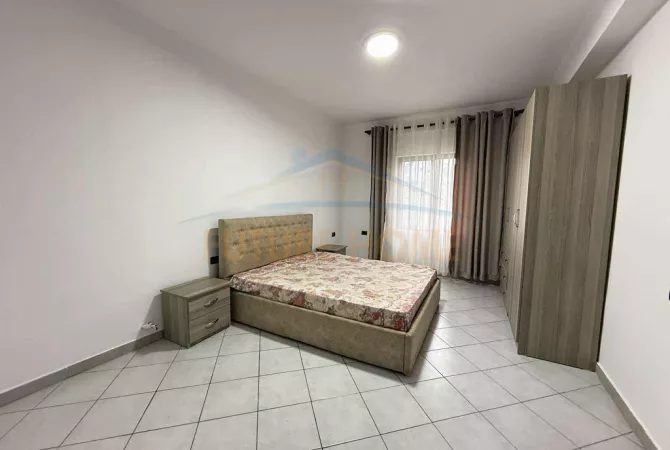 Shtepi me qera Apartament ne Tirane, 2+1, Mobilimi E mobiluar, Pagesa 450  Euro.