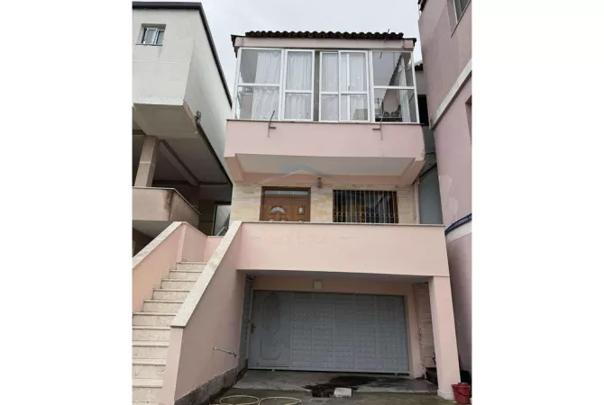 Shtepi me qera Apartament ne Tirane, 2+1, Mobilimi E mobiluar, Pagesa 450  Euro.