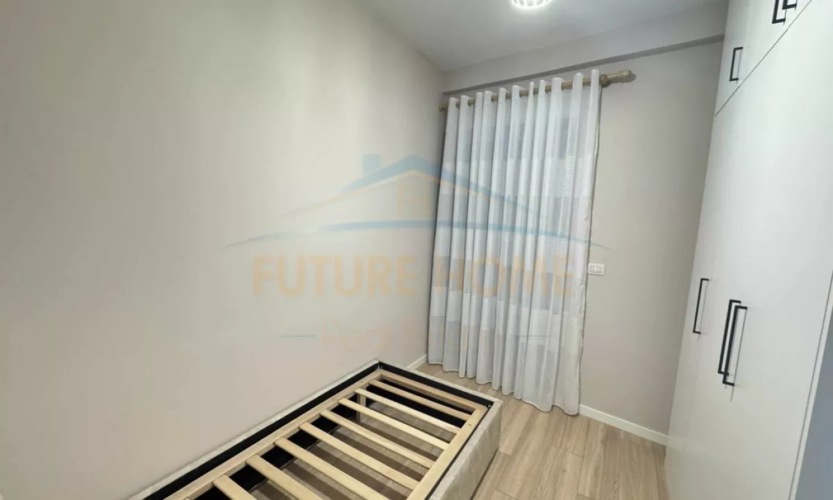 Shtepi ne shitje Apartament ne Tirane, 2+1, Mobilimi E mobiluar, Pagesa 125,000  Euro.