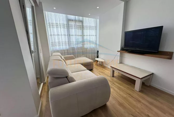 Shtepi ne shitje Apartament ne Tirane, 2+1, Mobilimi E mobiluar, Pagesa 190,000  Euro.