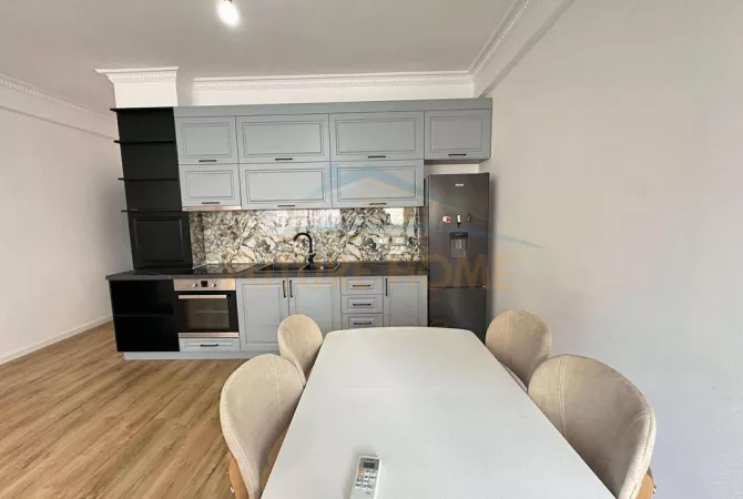 Shtepi ne shitje Apartament ne Tirane, 2+1, Mobilimi E mobiluar, Pagesa 190,000  Euro.