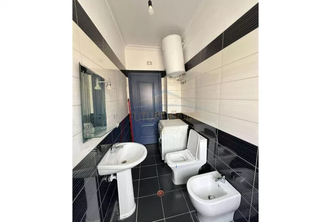 Shtepi ne shitje Apartament ne Tirane, 2+1, Mobilimi E mobiluar, Pagesa 190,000  Euro.