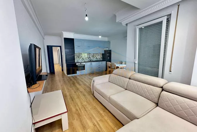 Shtepi ne shitje Apartament ne Tirane, 2+1, Mobilimi E mobiluar, Pagesa 190,000  Euro.