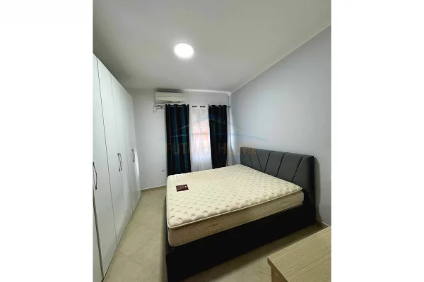 Shitet, Apartament 2+1, Liqeni i Thate, Tiranë. UNA58617