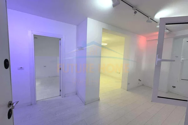 Shtepi me qera Apartament ne Tirane, 1+1, Mobilimi Bosh, pa mobiluar, Pagesa 650  Euro.